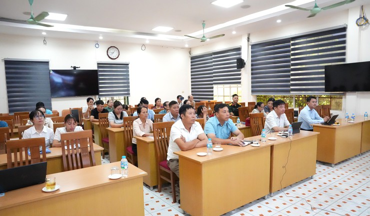 PHƯỜNG SƠN TÂY THAM DỰ HỘI NGHỊ TRỰC TUYẾN ĐẠI BIỂU QUỐC HỘI THÀNH PHỐ HÀ NỘI - ĐƠN VỊ BẦU CỬ SỐ 6 TIẾP XÚC CỬ TRI SAU KÌ HỌP THỨ NHẤT, QUỐC HỘ KHÓA XVI- Ảnh 3.