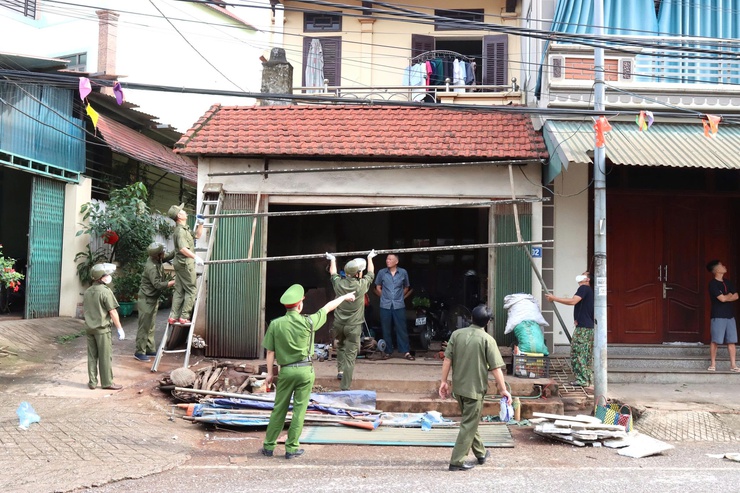 BCĐ 197 PHƯỜNG SƠN TÂY RA QUÂN ĐẢM BẢO TRẬT TỰ ĐÔ THỊ TẠI NHIỀU TUYẾN PHỐ TRÊN ĐỊA BÀN- Ảnh 18.
