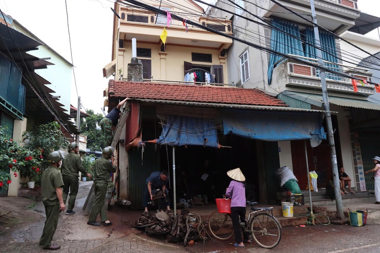 BCĐ 197 PHƯỜNG SƠN TÂY RA QUÂN ĐẢM BẢO TRẬT TỰ ĐÔ THỊ TẠI NHIỀU TUYẾN PHỐ TRÊN ĐỊA BÀN- Ảnh 20.