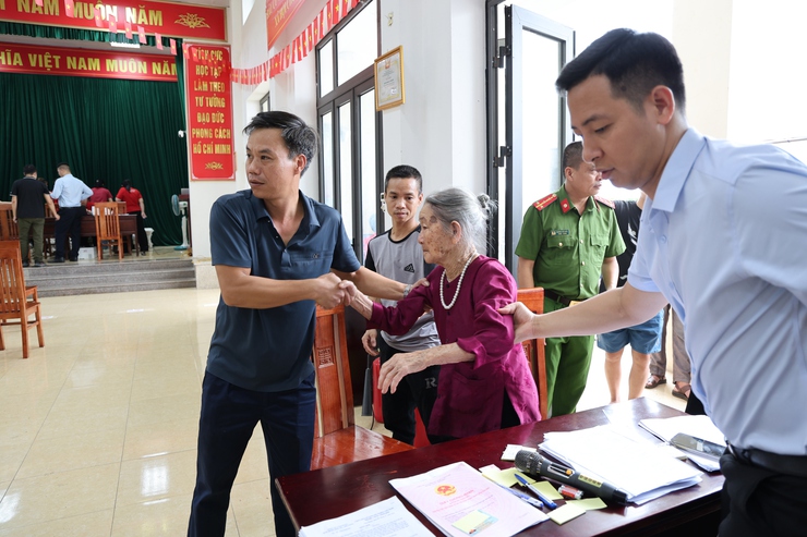 Xã Tam Hưng hoàn thành chi trả tiền bồi thường, hỗ trợ giải phóng mặt bằng đợt 3/2026- Ảnh 4.