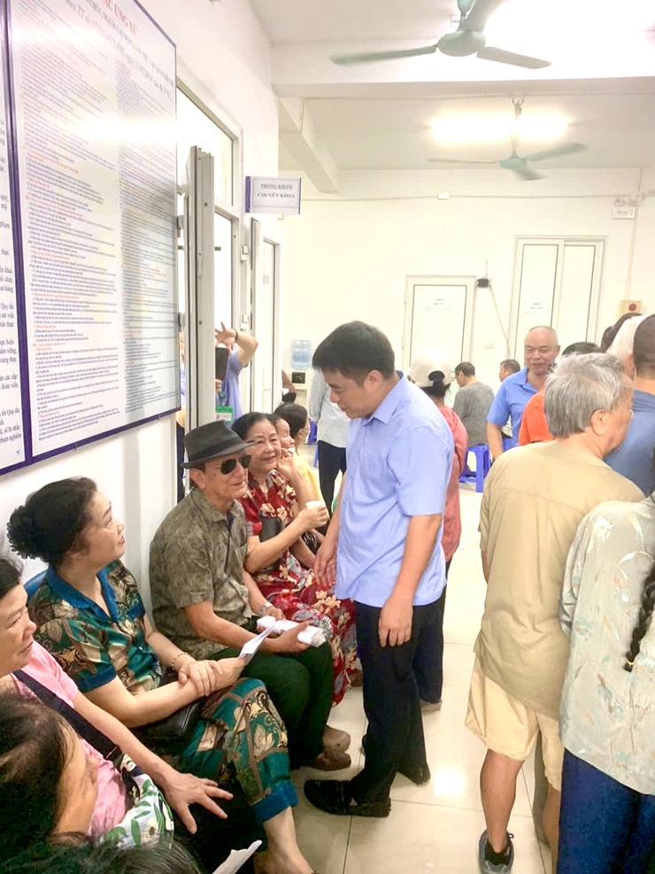 PHƯỜNG BỒ ĐỀ ỨNG DỤNG CHUYỂN ĐỔI SỐ MẠNH MẼ TRONG HOẠT ĐỘNG TỔ CHỨC KHÁM SỨC KHỎE TOÀN DÂN MIỄN PHÍ ĐỢT 2 NĂM 2026  - Ảnh 7.