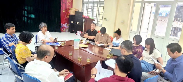 Ban Kinh tế - Ngân sách HĐND phường Từ Liêm khảo sát công tác thu gom rác trên địa bàn phường- Ảnh 1.