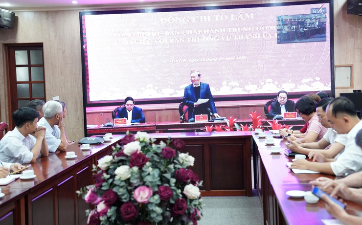 Xã Sơn Đồng tiếp sóng Hội nghị triển khai, thi hành Luật thủ đô số 02/2026/QH16 và giao ban định kỳ giữa Thành ủy - HĐND - UBND - Ủy ban MTTQ Việt Nam thành phố với cơ sở- Ảnh 1.