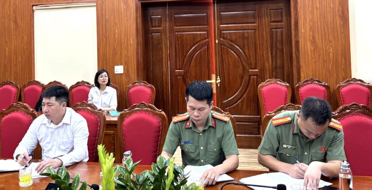 XÃ KIM ANH TỔ CHỨC HỘI NGHỊ TRIỂN KHAI CÁC NỘI DUNG THAM GIA HỘI THI “LỰC LƯỢNG THAM GIA BẢO VỆ AN NINH, TRẬT TỰ CƠ SỞ GIỎI” LẦN THỨ I.- Ảnh 3.