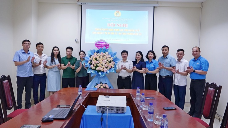 SƠN TÂY CÔNG BỐ QUYẾT ĐỊNH THÀNH LẬP CÔNG ĐOÀN CƠ SỞ BAN QUẢN LÝ DỰ ÁN ĐẦU TƯ - HẠ TẦNG- Ảnh 2.