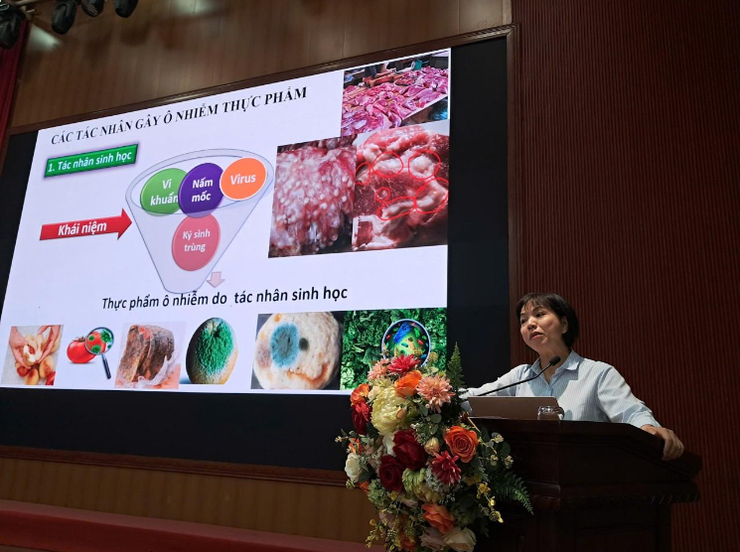 Phường Tây Hồ: Tập huấn nâng cao nhận thức, xây dựng môi trường kinh doanh thực phẩm “ngon và lành” trong lĩnh vực công thương.- Ảnh 2.
