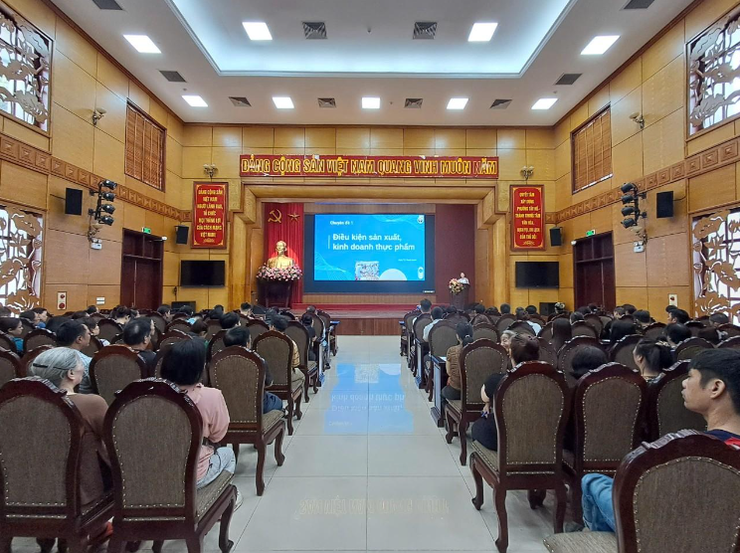Phường Tây Hồ: Tập huấn nâng cao nhận thức, xây dựng môi trường kinh doanh thực phẩm “ngon và lành” trong lĩnh vực công thương.- Ảnh 3.