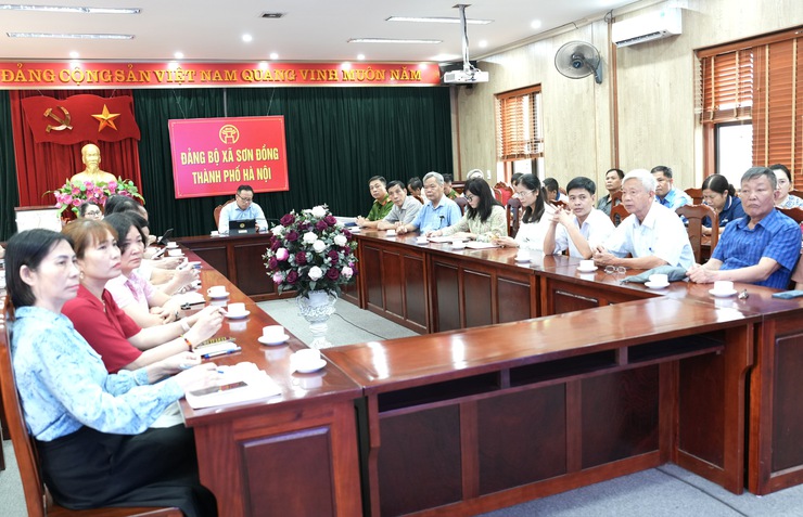 Xã Sơn Đồng tiếp sóng Hội nghị triển khai, thi hành Luật thủ đô số 02/2026/QH16 và giao ban định kỳ giữa Thành ủy - HĐND - UBND - Ủy ban MTTQ Việt Nam thành phố với cơ sở- Ảnh 4.