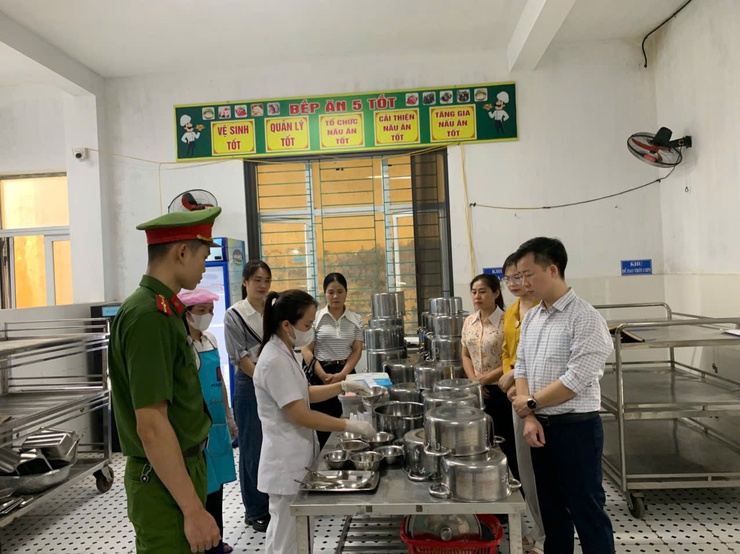 TĂNG CƯỜNG KIỂM TRA, XỬ LÝ VI PHẠM TRONG THÁNG HÀNH ĐỘNG VÌ AN TOÀN THỰC PHẨM NĂM 2026- Ảnh 3.