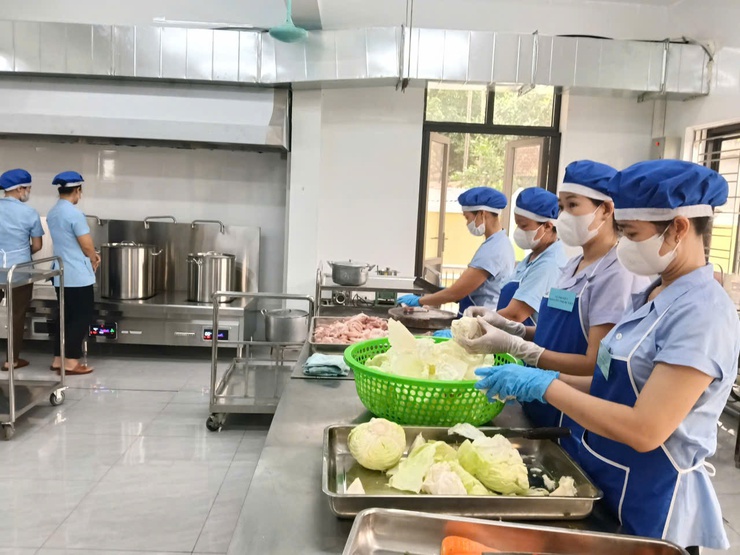 Thực hiện nghiêm các biện pháp bảo đảm an toàn thực phẩm trong mùa nắng nóng- Ảnh 1.