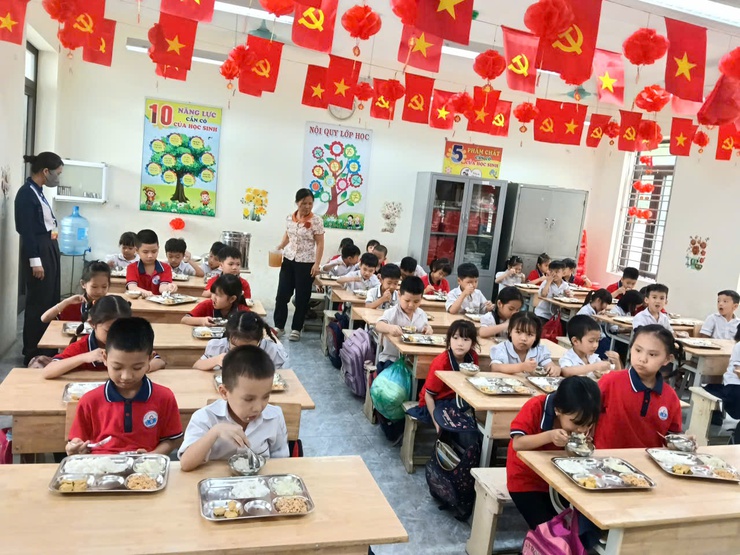 Thực hiện nghiêm các biện pháp bảo đảm an toàn thực phẩm trong mùa nắng nóng- Ảnh 2.