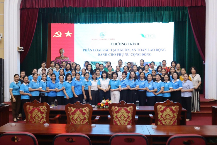 Hội LHPN phường Từ Liêm tổ chức tập huấn phân loại rác thải tại nguồn và an toàn lao động cho phụ nữ cộng đồng- Ảnh 6.