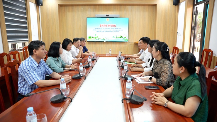 Hội Nông dân xã Dương Hoà đón đoàn công tác tỉnh Nghệ An đến học tập, trao đổi kinh nghiệm- Ảnh 1.