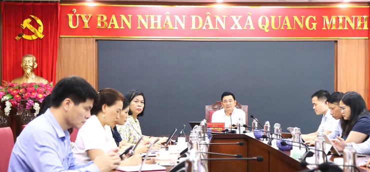 Xã Quang Minh nghe báo cáo, đề xuất triển khai xây dựng Trung tâm điều hành thông minh (IOC)- Ảnh 1.