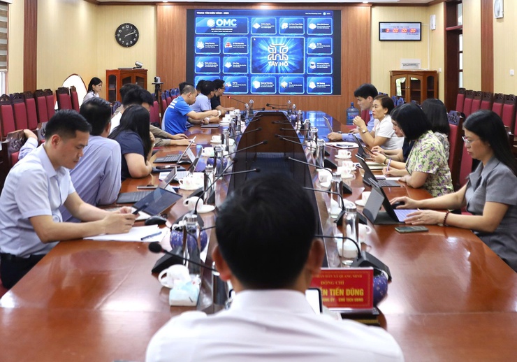 Xã Quang Minh nghe báo cáo, đề xuất triển khai xây dựng Trung tâm điều hành thông minh (IOC)- Ảnh 2.