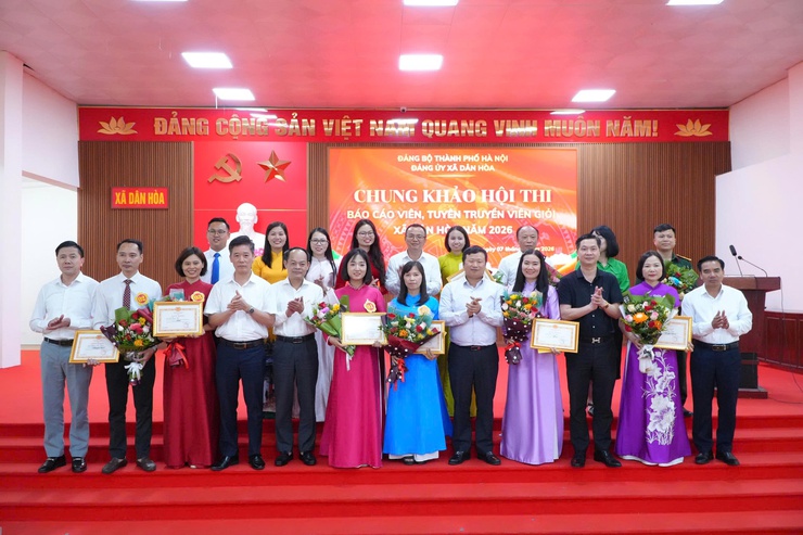  CHUNG KHẢO HỘI THI BÁO CÁO VIÊN, TUYÊN TRUYỀN VIÊN GIỎI XÃ DÂN HOÀ NĂM 2026: ĐƯA NGHỊ QUYẾT ĐẢNG VÀO CUỘC SỐNG- Ảnh 1.