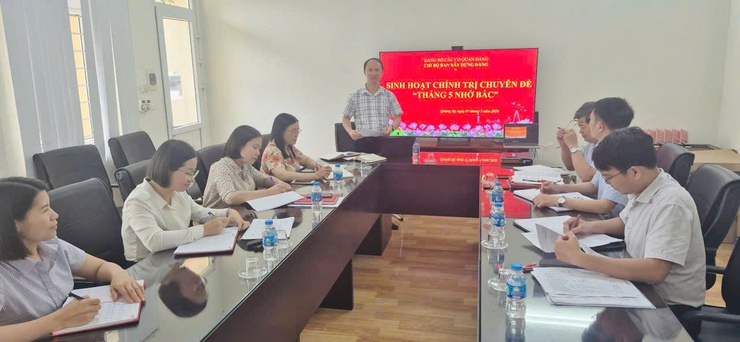 Chi bộ Ban Xây dựng Đảng tổ chức sinh hoạt chính trị chuyên đề tháng 5/2026 “Tháng 5 nhớ Bác”- Ảnh 2.
