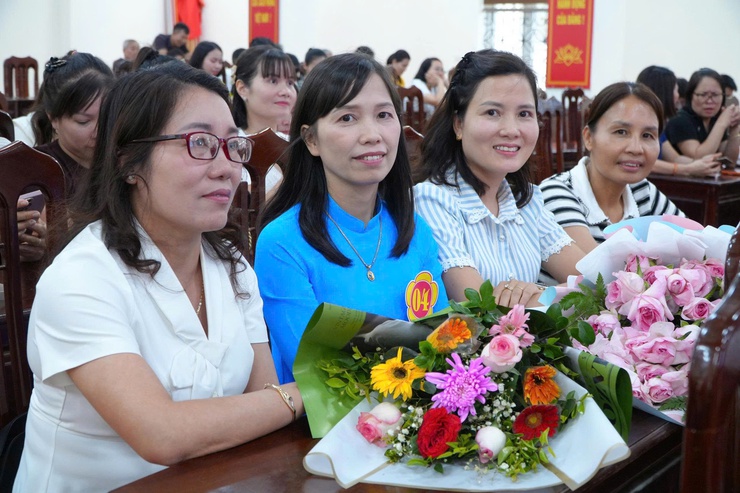  CHUNG KHẢO HỘI THI BÁO CÁO VIÊN, TUYÊN TRUYỀN VIÊN GIỎI XÃ DÂN HOÀ NĂM 2026: ĐƯA NGHỊ QUYẾT ĐẢNG VÀO CUỘC SỐNG- Ảnh 8.