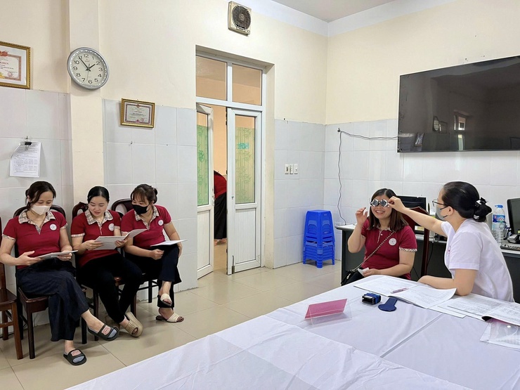 Công đoàn phường Long Biên làm tốt công tác an sinh, chăm lo cho người lao động trong Tháng công nhân năm 2026- Ảnh 2.
