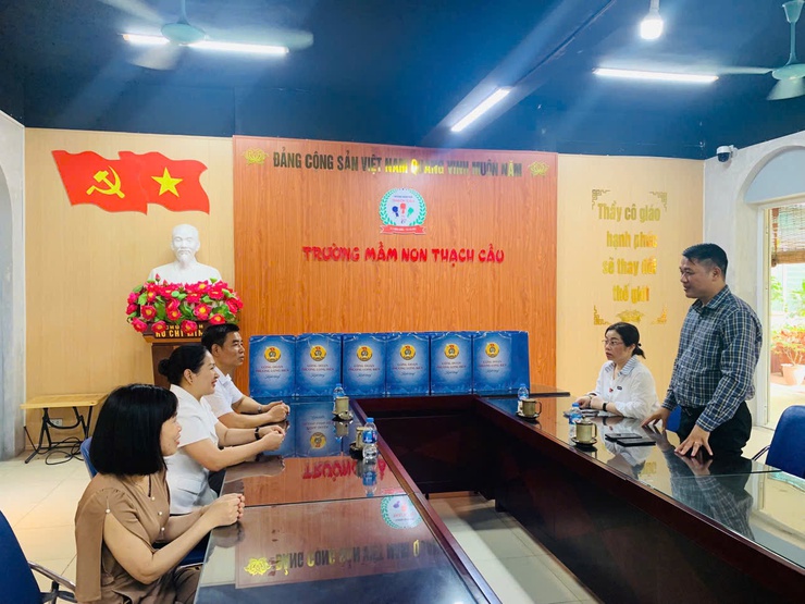Công đoàn phường Long Biên làm tốt công tác an sinh, chăm lo cho người lao động trong Tháng công nhân năm 2026- Ảnh 3.