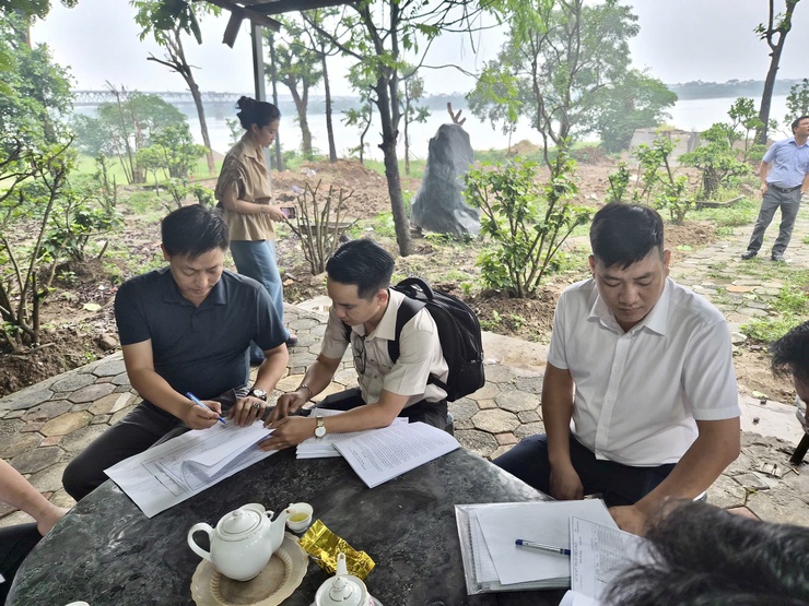 Người dân phường Phú Thượng đồng thuận, tích cực phối hợp bàn giao mặt bằng phục vụ dự án- Ảnh 2.