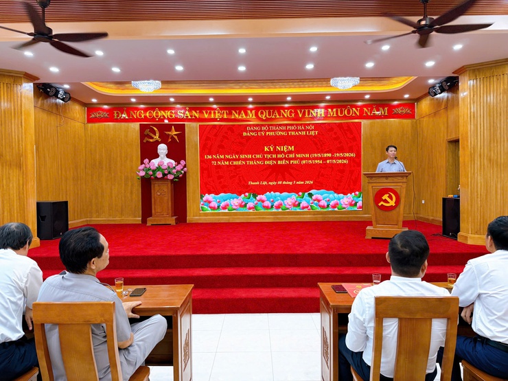 76 đảng viên phường Thanh Liệt vinh dự nhận Huy hiệu Đảng đợt 19/5- Ảnh 3.