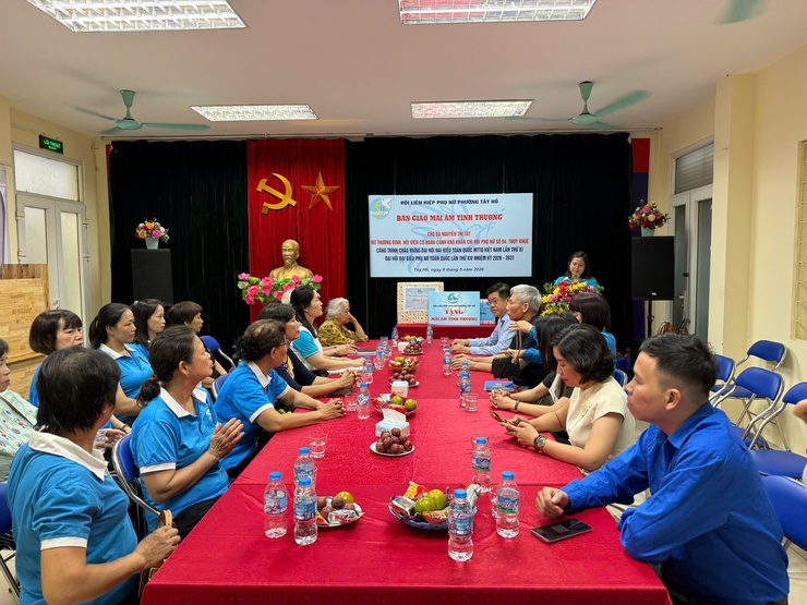 Hội LHPN phường Tây Hồ tổ chức nghiệm thu và bàn giao công trình “Mái ấm tình thương”- Ảnh 1.