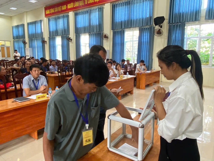 HÒA XÁ THU HƠN 450 TRIỆU ĐỒNG TỪ ĐẤU GIÁ QUYỀN SỬ DỤNG ĐẤT NÔNG NGHIỆP CÔNG ÍCH- Ảnh 5.