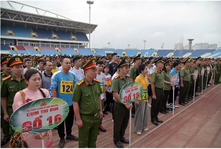 Công an xã Nam Phù tích cực tham gia giải "Chiến sĩ Công an khỏe" năm 2026- Ảnh 1.