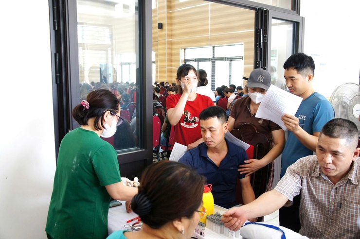 Phường Phú Thượng tổ chức hội nghị tuyên truyền kiến thức an toàn thực phẩm và khám sức khỏe cho các cơ sở sản xuất, kinh doanh thực phẩm- Ảnh 4.