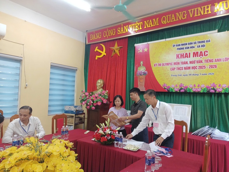 TRUNG GIÃ TỔ CHỨC KỲ THI OLYMPIC CÁC MÔN TOÁN, NGỮ VĂN, TIẾNG ANH CẤP THCS CHO HỌC SINH KHỐI 6,7,8- Ảnh 4.