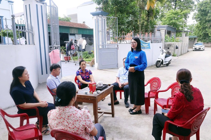 Tuổi trẻ xã Hòa Phú: Gắn biển công trình thanh niên "Sân chơi xanh, khỏe, vui 4.0".

- Ảnh 2.