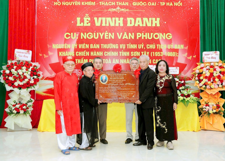 Vinh danh người con ưu tú của dòng họ Nguyễn Khiêm Thạch Thán- Ảnh 2.