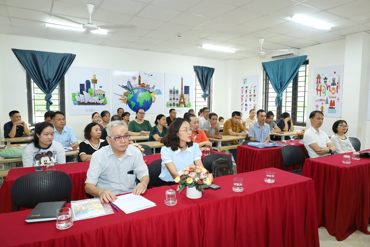 Hội Người khuyết tật phường Tùng Thiện khai giảng lớp dạy tin học văn phòng và sử dụng Internet dành cho người khuyết tật- Ảnh 1.