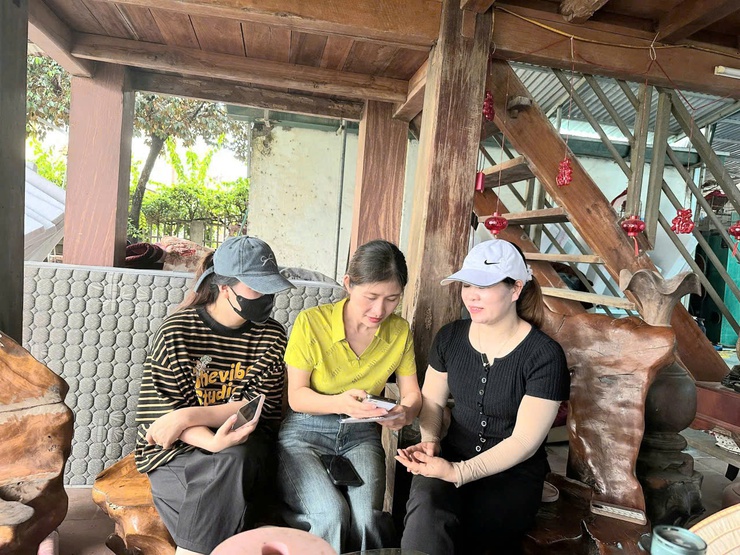 XÃ TRẦN PHÚ ĐẨY MẠNH CHUYỂN ĐỔI SỐ, HƯỚNG DẪN NGƯỜI DÂN CÀI ĐẶT ZALO OA VÀ MINI APP- Ảnh 2.