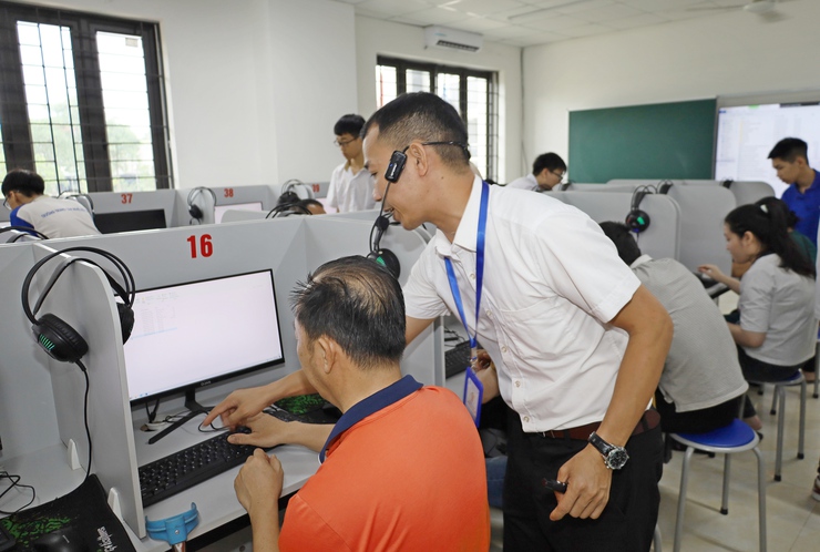 Hội Người khuyết tật phường Tùng Thiện khai giảng lớp dạy tin học văn phòng và sử dụng Internet dành cho người khuyết tật- Ảnh 3.