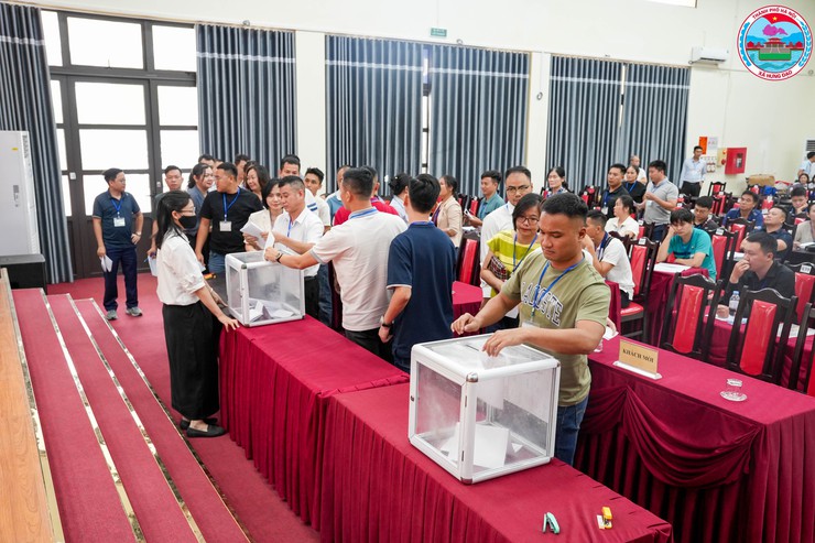 UBND XÃ HƯNG ĐẠO TỔ CHỨC THÀNH CÔNG PHIÊN ĐẤU GIÁ QUYỀN SỬ DỤNG ĐẤT ĐỐI VỚI 19 LÔ ĐẤT THUỘC DỰ ÁN ĐG31 THÔN YÊN QUÁN- Ảnh 4.
