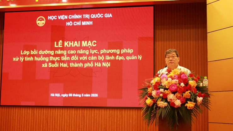 55 học viên là lãnh đạo 4 xã tham gia lớp thí điểm bồi dưỡng nâng cao năng lực, phương pháp xử lý tình huống thực tiễn đối với đội ngũ cán bộ cơ sở xã Suối Hai, thành phố Hà Nội.- Ảnh 2.