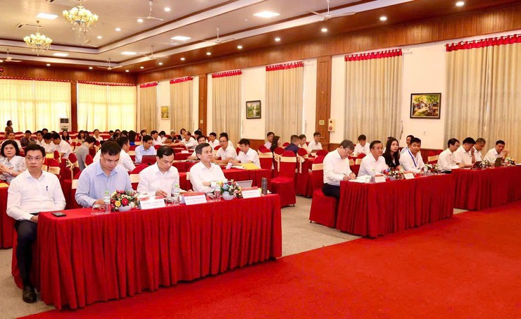 55 học viên là lãnh đạo 4 xã tham gia lớp thí điểm bồi dưỡng nâng cao năng lực, phương pháp xử lý tình huống thực tiễn đối với đội ngũ cán bộ cơ sở xã Suối Hai, thành phố Hà Nội.- Ảnh 3.