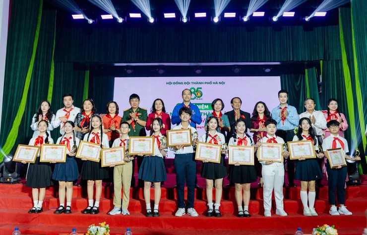 Học sinh trường THCS Thanh Xuân vinh dự nhận bằng khen “Gương mặt học sinh tiêu biểu Thủ đô, đạt giải thưởng 15/5”- Ảnh 4.