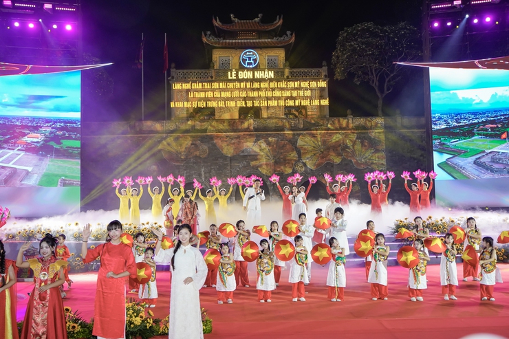 Hà Nội đón nhận danh hiệu "Thành viên mạng lưới các thành phố thủ công sáng tạo thế giới" của hai làng nghề Chuyên Mỹ và Sơn Đồng- Ảnh 1.