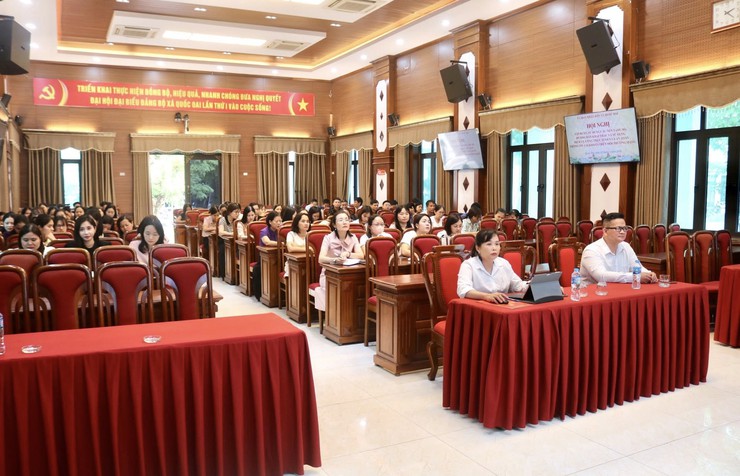 Hội nghị tập huấn sử dụng các nền tảng số, Hướng dẫn khai thác và sử dụng dịch vụ công trực tuyến và an toàn thông tin tài khoản trên môi trường mạng- Ảnh 1.