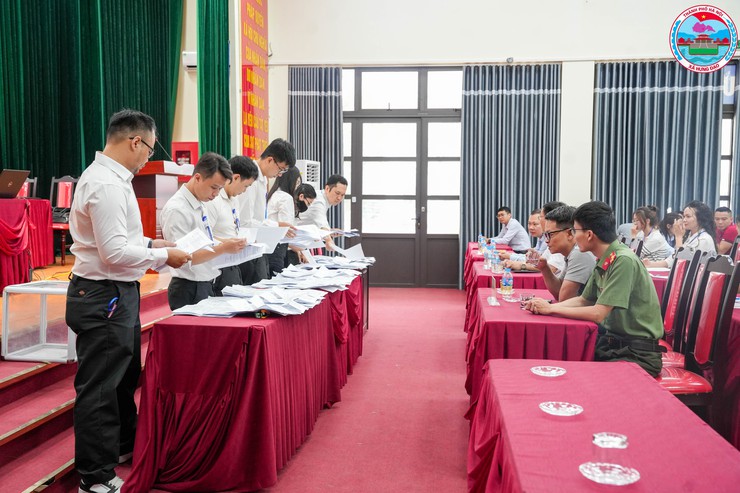 UBND XÃ HƯNG ĐẠO TỔ CHỨC THÀNH CÔNG PHIÊN ĐẤU GIÁ QUYỀN SỬ DỤNG ĐẤT ĐỐI VỚI 19 LÔ ĐẤT THUỘC DỰ ÁN ĐG31 THÔN YÊN QUÁN- Ảnh 6.