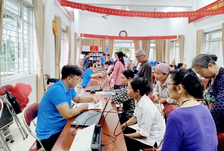 XÃ ỨNG HÒA: ĐƯA THỦ TỤC HÀNH CHÍNH ĐẾN GẦN DÂN, PHỤC VỤ NHÂN DÂN TỐT HƠN.- Ảnh 1.