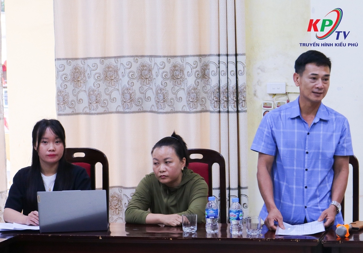 Xã Kiều Phú tổ chức hội nghị đối thoại, vận động các hộ dân chưa nhận tiền bồi thường, hỗ trợ bàn giao mặt bằng trước khi thi hành Quyết định cưỡng chế.- Ảnh 2.