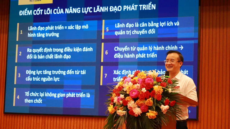 55 học viên là lãnh đạo 4 xã tham gia lớp thí điểm bồi dưỡng nâng cao năng lực, phương pháp xử lý tình huống thực tiễn đối với đội ngũ cán bộ cơ sở xã Suối Hai, thành phố Hà Nội.- Ảnh 4.