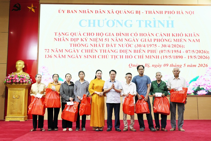 Quảng Bị: Trao tặng 50 suất quà cho hộ có hoàn cảnh khó khăn- Ảnh 4.