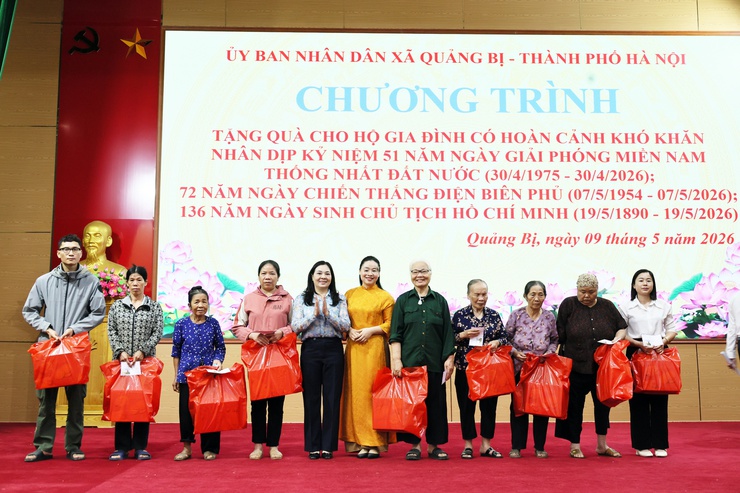 Quảng Bị: Trao tặng 50 suất quà cho hộ có hoàn cảnh khó khăn- Ảnh 5.