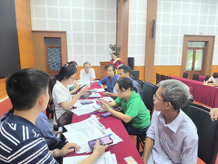 Phường Long Biên ra quân hỗ trợ người dân thực hiện thủ tục ủy quyền lĩnh lương hưu, trợ cấp bảo hiểm xã hội hằng tháng- Ảnh 6.