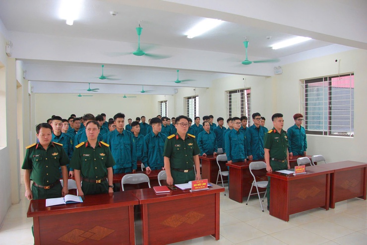 Thanh Trì khai mạc huấn luyện lực lượng dân quân cơ động năm 2026- Ảnh 2.